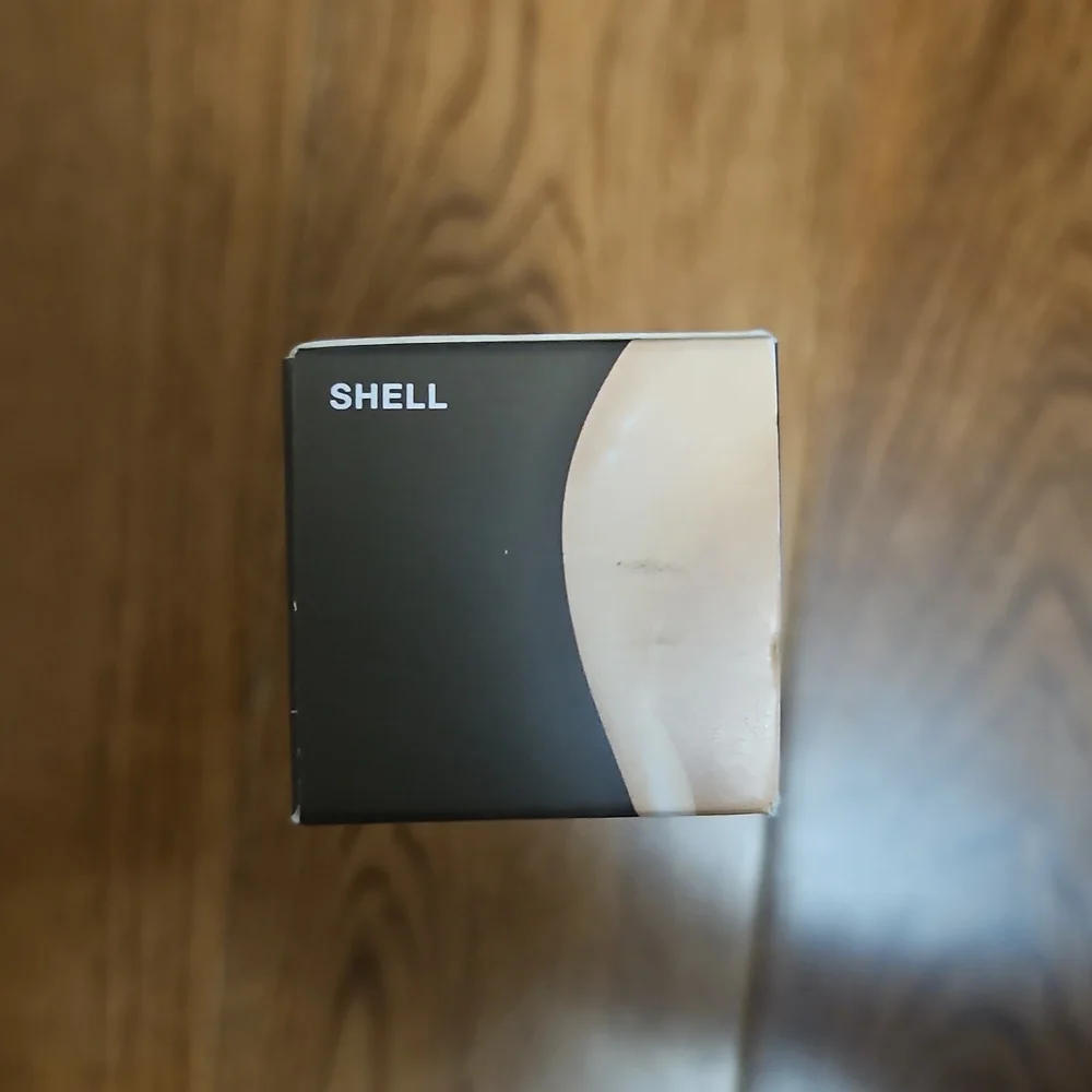 BECCA Ultimate Coverage 24 hour Foundation In Shell - Picture 2 of 3